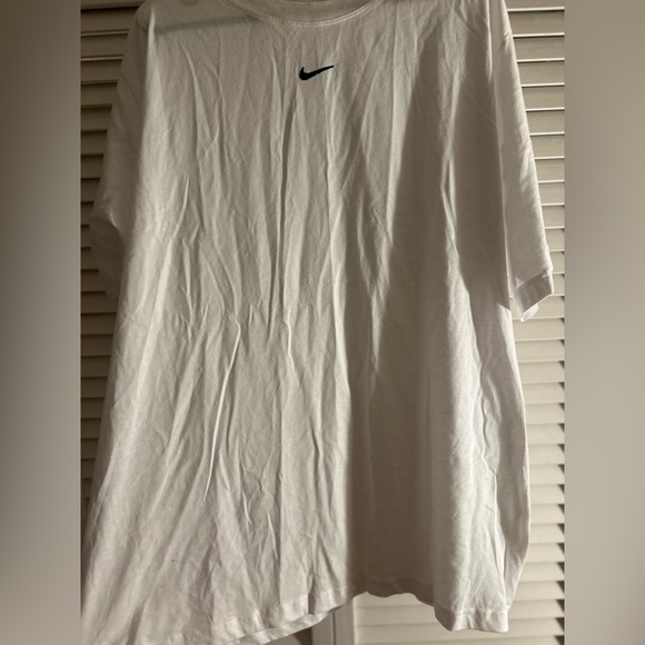 Nike White Loose Fit Tee - Picture 1 of 11